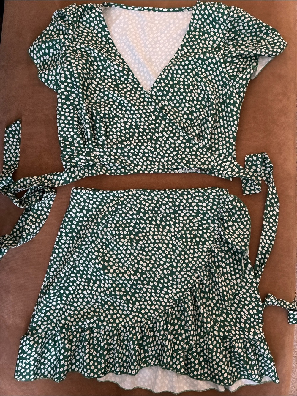 SHEIN Green Ditzy Floral Print Wrap Crop Top & Ruffle Mini Skirt Set